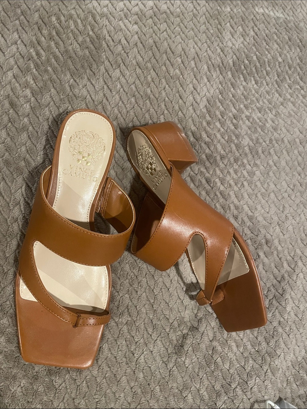 Vince Camuto Basienda Sandals - Picture 2 of 6